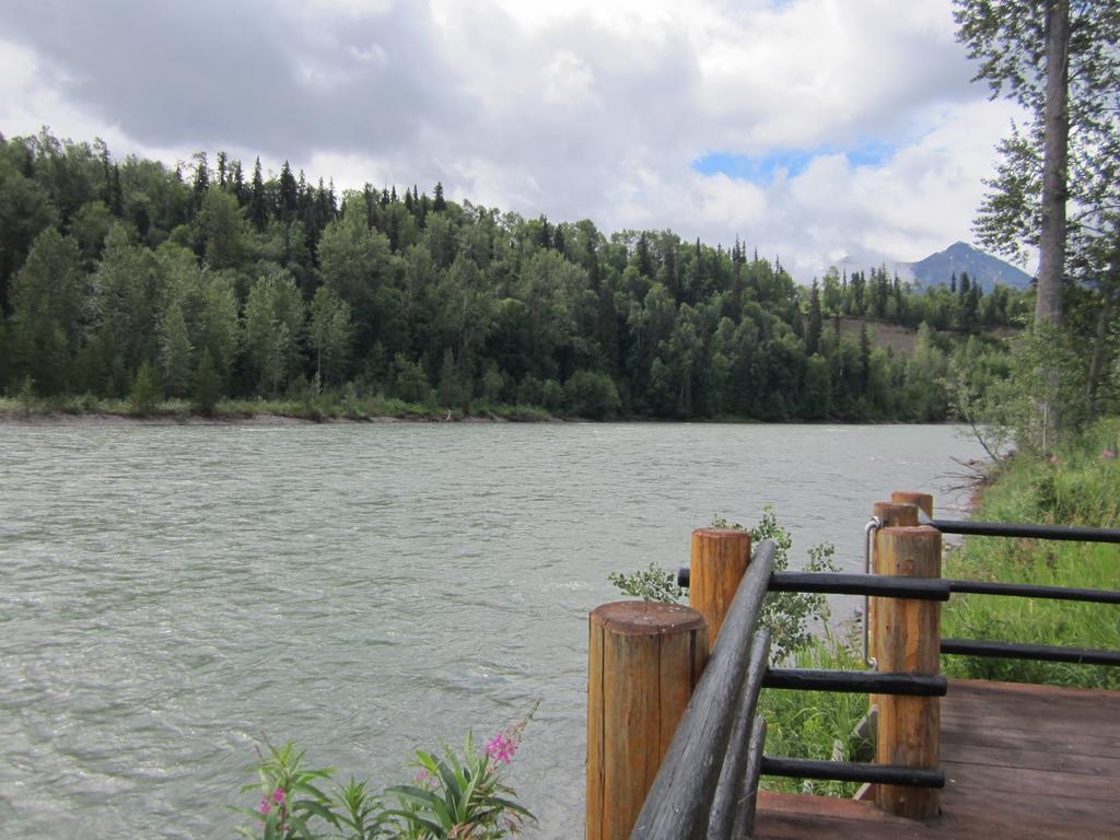 Ldr Lodge - Last Dollar Ranch Smithers Exterior photo