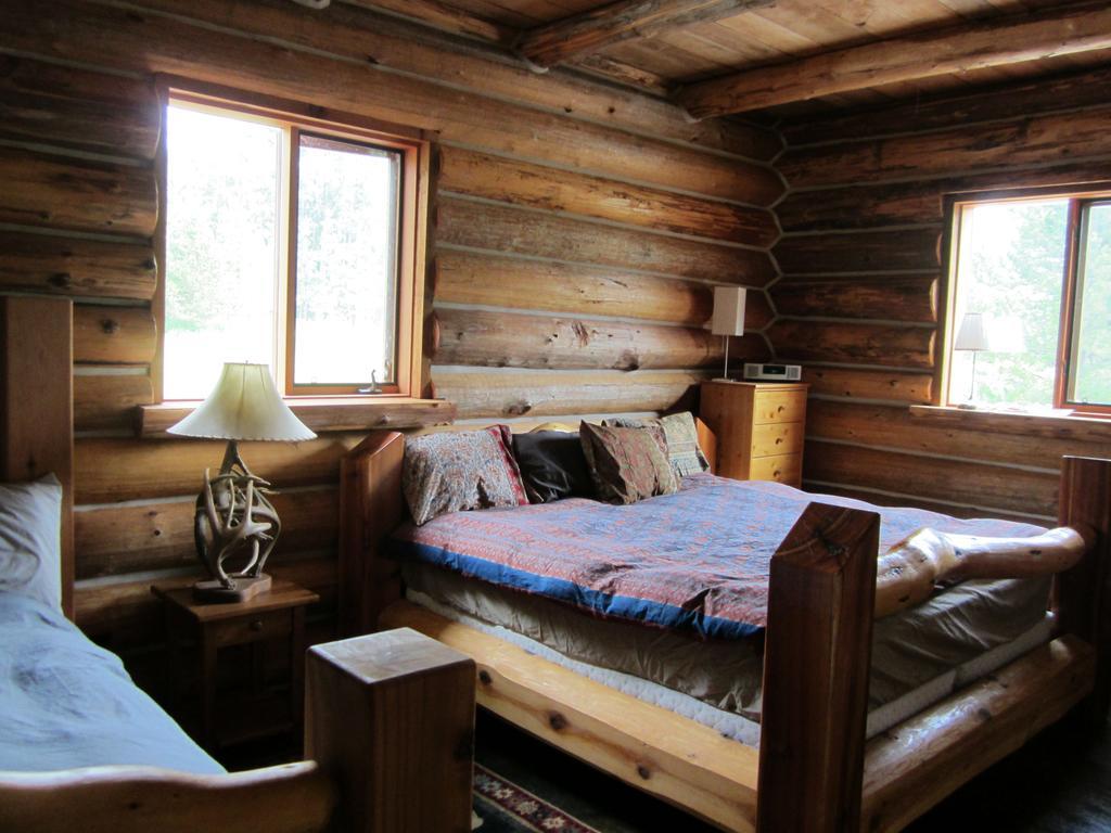 Ldr Lodge - Last Dollar Ranch Smithers Exterior photo