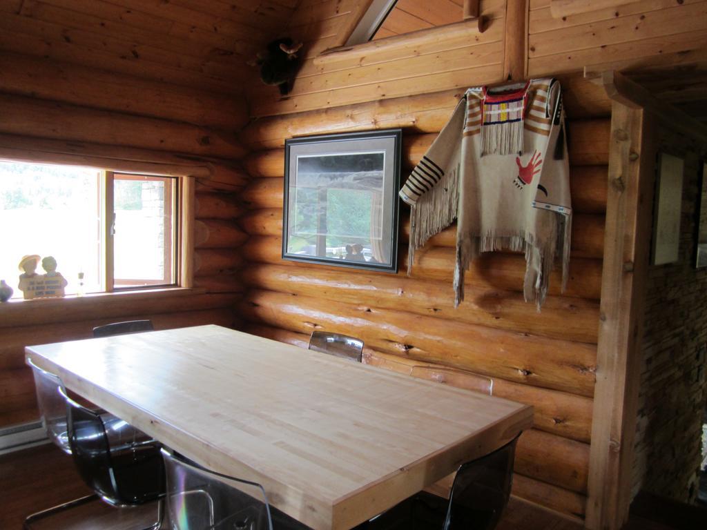 Ldr Lodge - Last Dollar Ranch Smithers Room photo