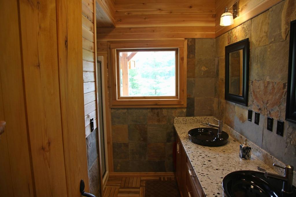 Ldr Lodge - Last Dollar Ranch Smithers Exterior photo