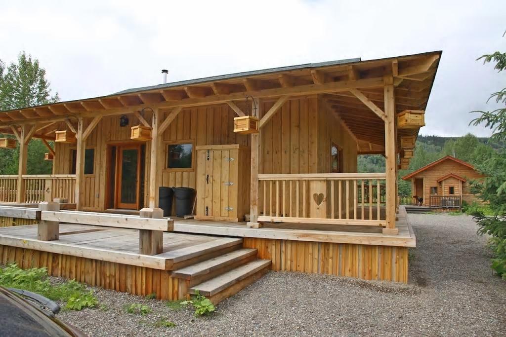 Ldr Lodge - Last Dollar Ranch Smithers Exterior photo